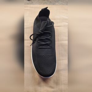 New, in box. Mata Womens black size 11, fits like 10.5 sneaker.